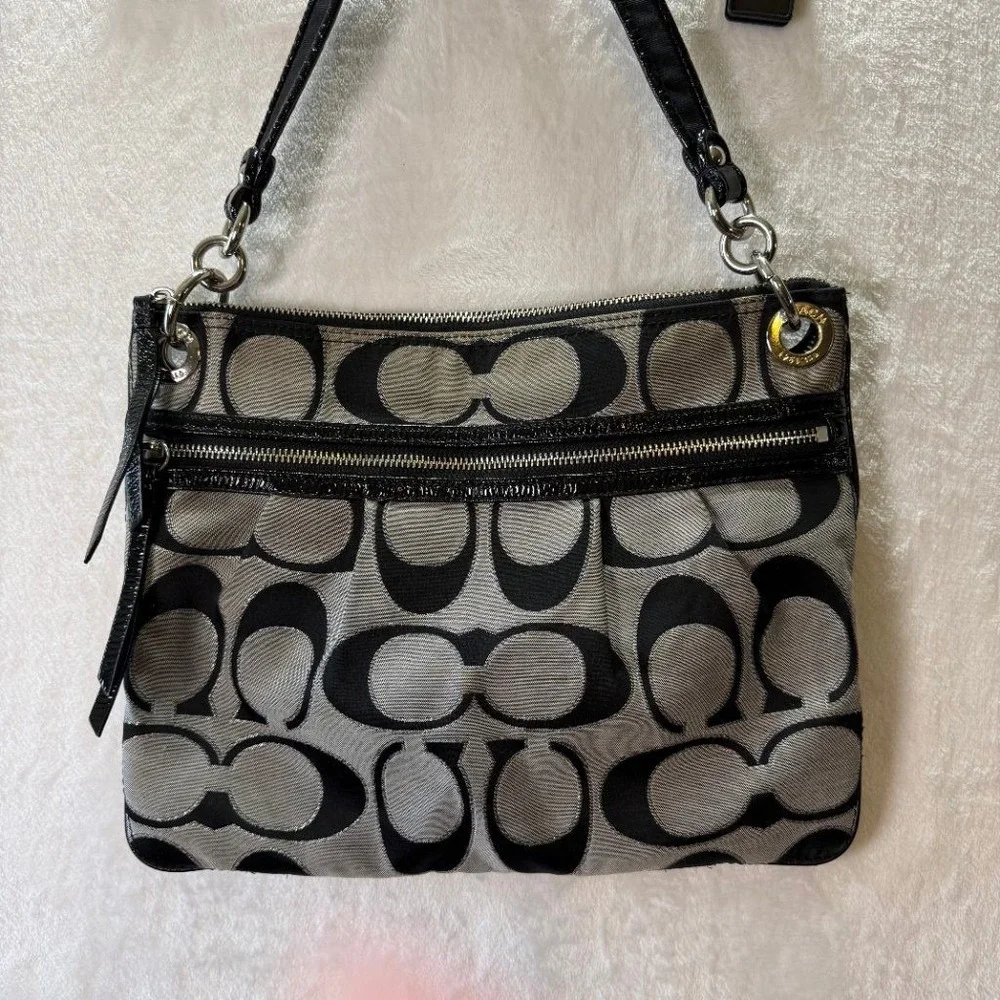 Coach authentic poppy